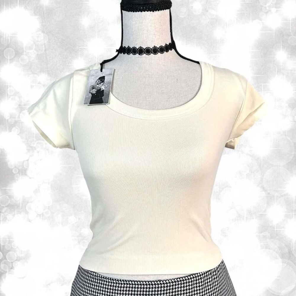 Minimalist Preppy Cream Scoop Neck Casual Top